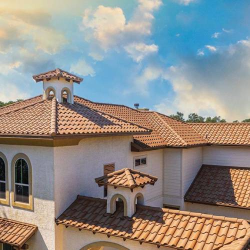 The Look of Tile Without the Weight: Why Homeowners Are Choosing Stone-Coated Steel